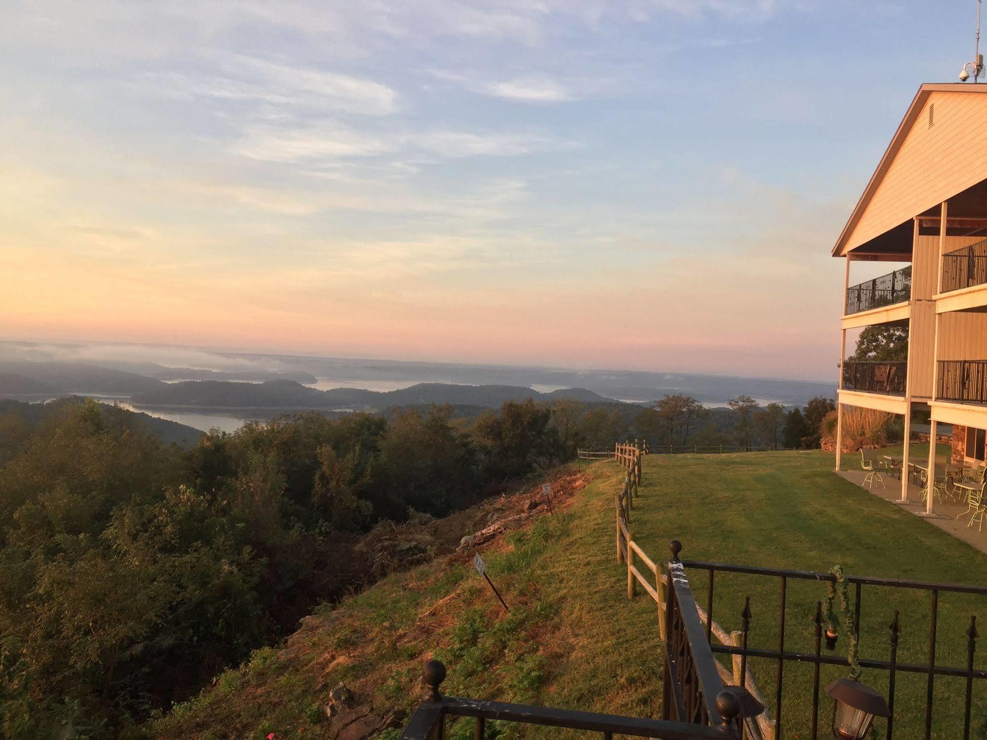 Whitney Mountain Lodge Lost Bridge Village Экстерьер фото